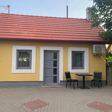 Nagyfiuk Vendeghaz * Poroszló