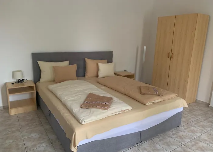 Apartament Nagyfiuk Vendeghaz