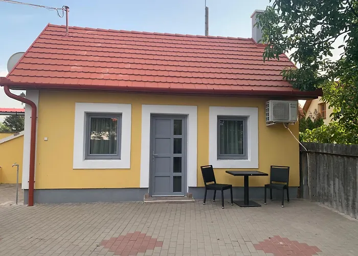 Nagyfiuk Vendeghaz * Poroszló